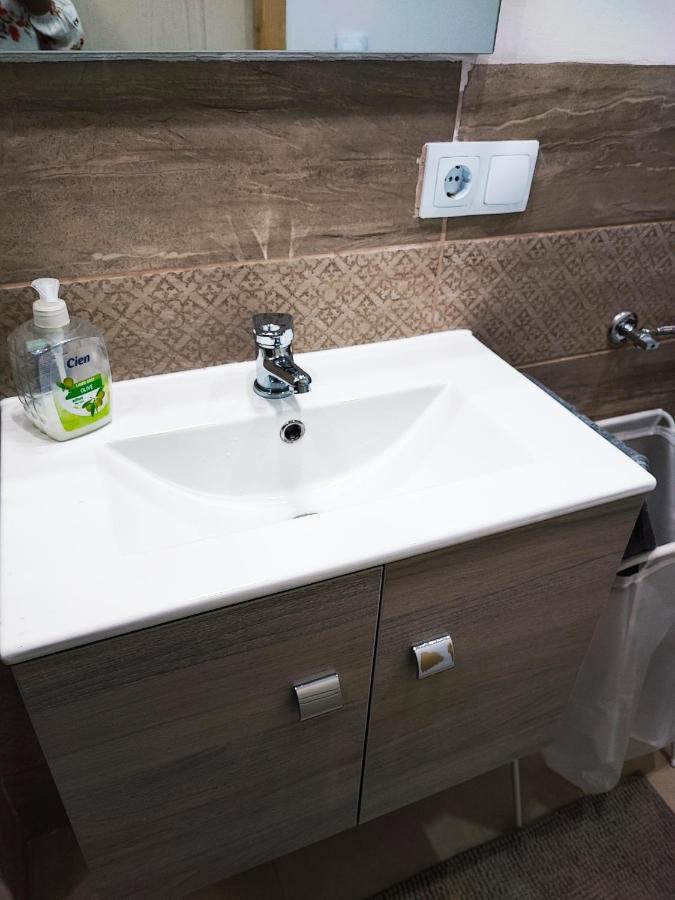 White Rose Studio Basement Apartment Budapest Ngoại thất bức ảnh